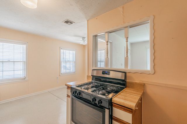 5020 Hartford Drive, River Oaks, TX 76114