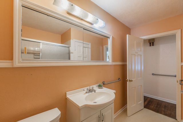 5020 Hartford Drive, River Oaks, TX 76114