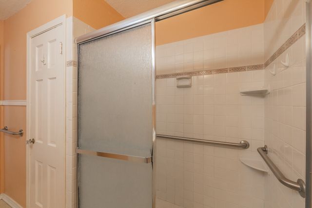 5020 Hartford Drive, River Oaks, TX 76114