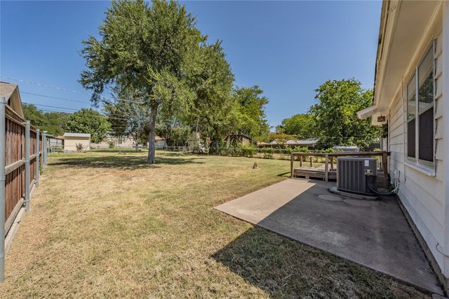 5020 Hartford Drive, River Oaks, TX 76114