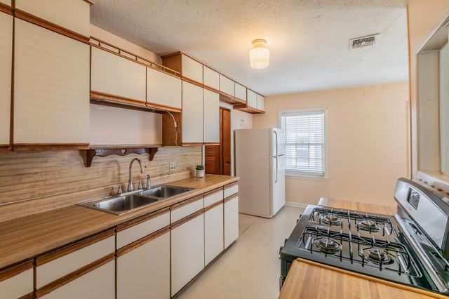 5020 Hartford Drive, River Oaks, TX 76114