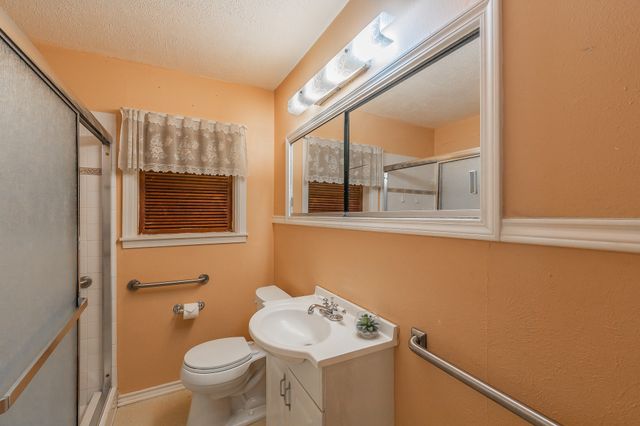 5020 Hartford Drive, River Oaks, TX 76114