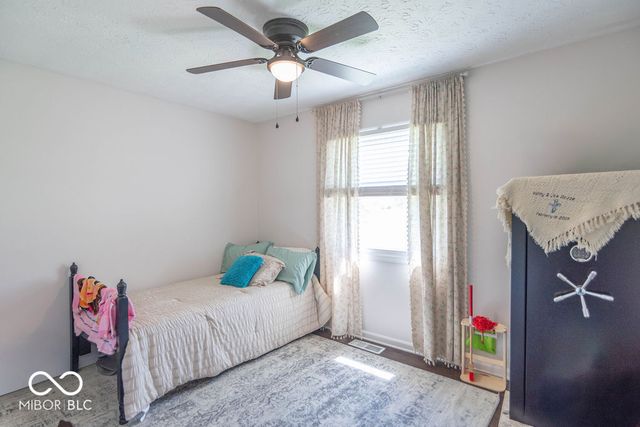 2590 E County Road 800 S, Clayton, IN 46118