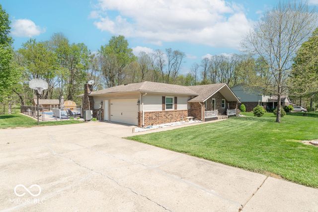 2590 E County Road 800 S, Clayton, IN 46118
