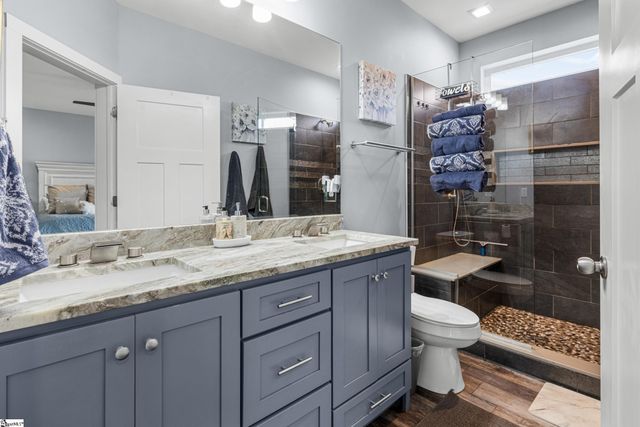 111 N Hogan Drive, Westminster, SC 29693