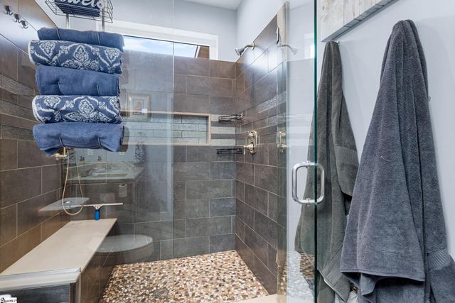 111 N Hogan Drive, Westminster, SC 29693