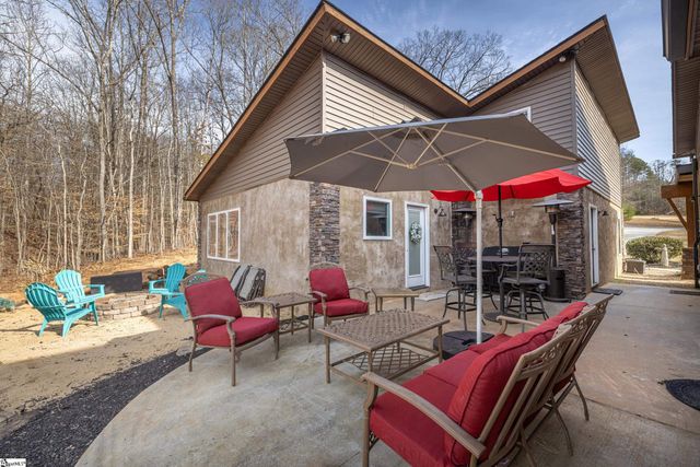 111 N Hogan Drive, Westminster, SC 29693