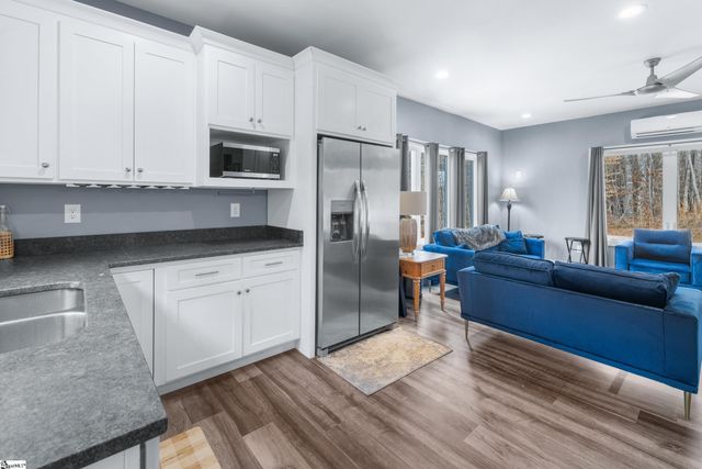 111 N Hogan Drive, Westminster, SC 29693