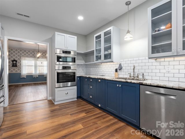 33 Freedom Drive, Waynesville, NC 28786