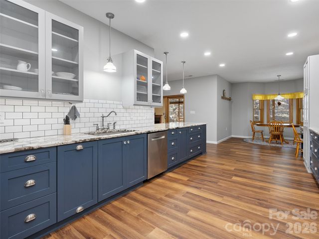 33 Freedom Drive, Waynesville, NC 28786