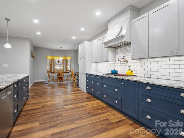 33 Freedom Drive, Waynesville, NC 28786