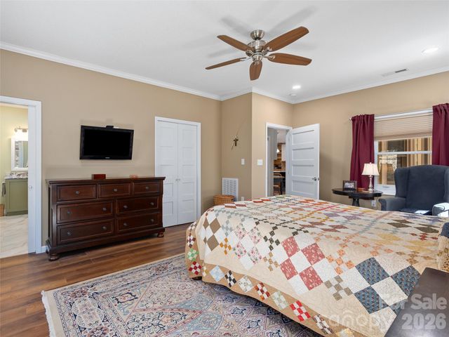 33 Freedom Drive, Waynesville, NC 28786