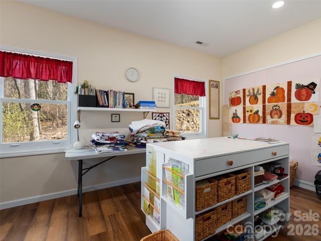 33 Freedom Drive, Waynesville, NC 28786