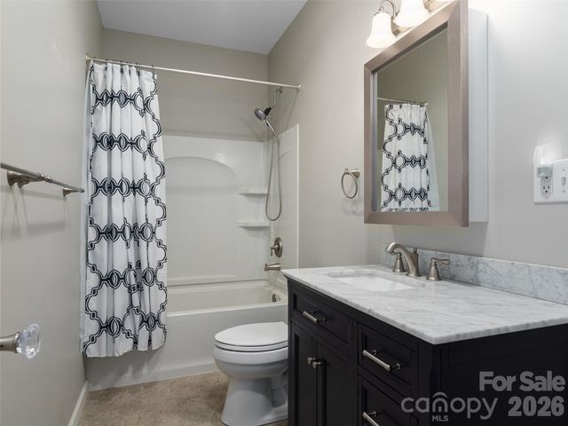 33 Freedom Drive, Waynesville, NC 28786