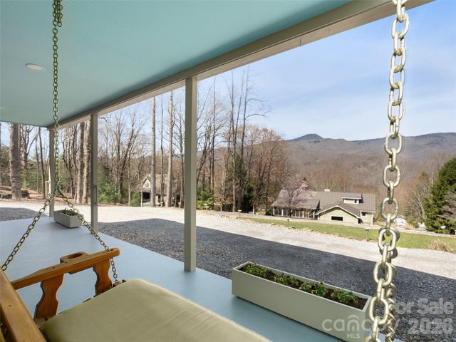 33 Freedom Drive, Waynesville, NC 28786