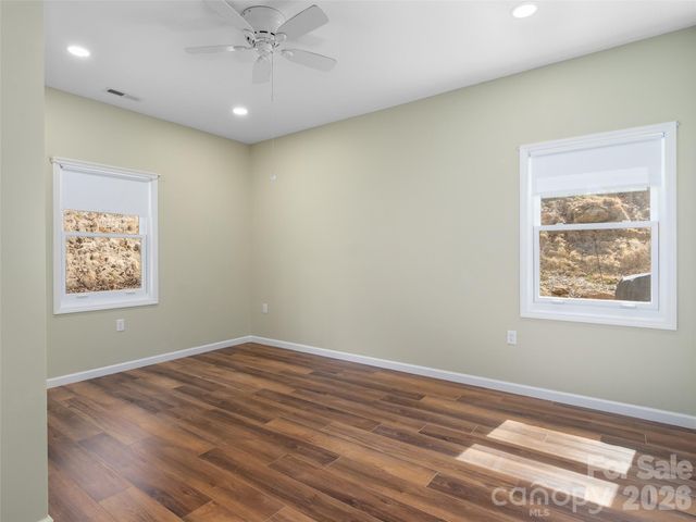 33 Freedom Drive, Waynesville, NC 28786