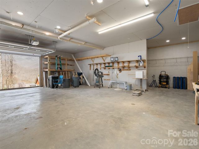 33 Freedom Drive, Waynesville, NC 28786