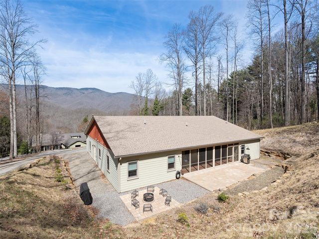 33 Freedom Drive, Waynesville, NC 28786