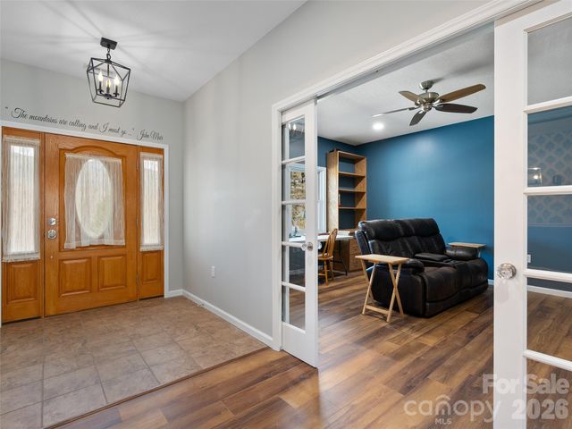 33 Freedom Drive, Waynesville, NC 28786