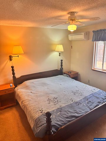 560 Maple St, Aumsville, OR 97325