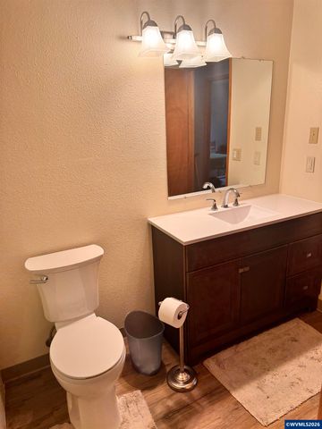 560 Maple St, Aumsville, OR 97325