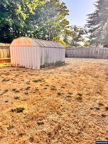 560 Maple St, Aumsville, OR 97325