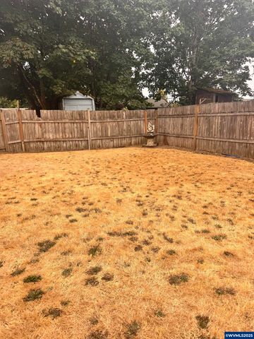 560 Maple St, Aumsville, OR 97325