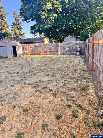 560 Maple St, Aumsville, OR 97325