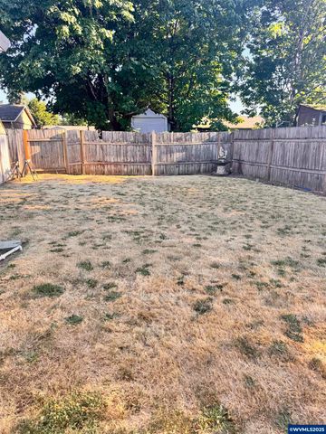 560 Maple St, Aumsville, OR 97325