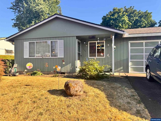 560 Maple St, Aumsville, OR 97325
