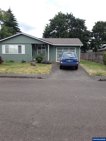 560 Maple St, Aumsville, OR 97325