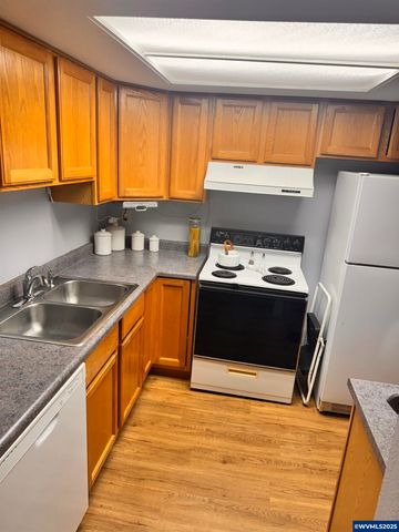 560 Maple St, Aumsville, OR 97325