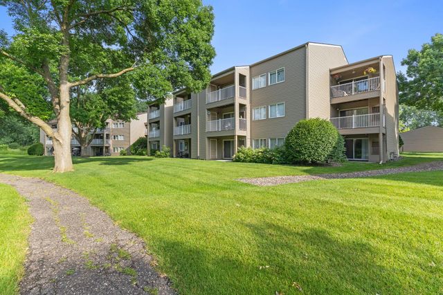 1225 Ferndale Street N B9, Maplewood, MN 55119