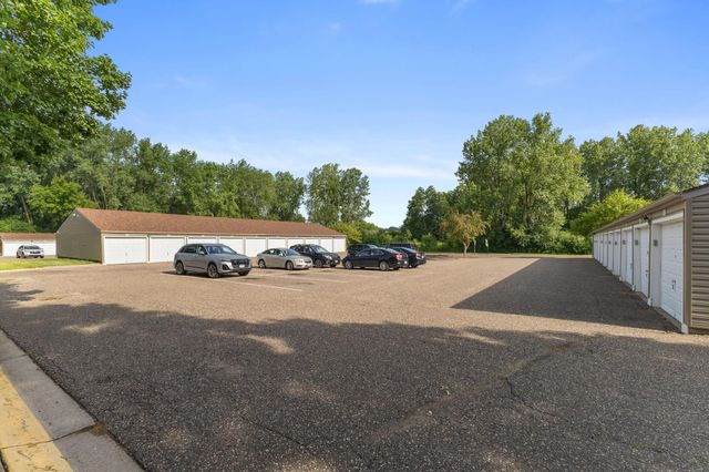 1225 Ferndale Street N B9, Maplewood, MN 55119