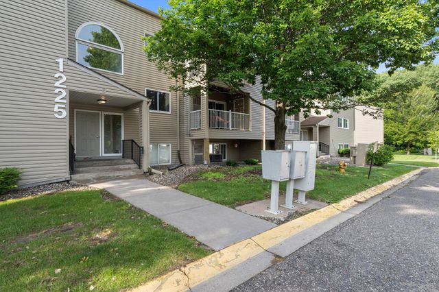 1225 Ferndale Street N B9, Maplewood, MN 55119