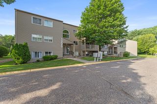 1225 Ferndale Street N B9, Maplewood, MN 55119