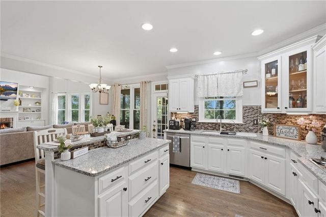 214 Glenbrook Lane, Canton, GA 30115