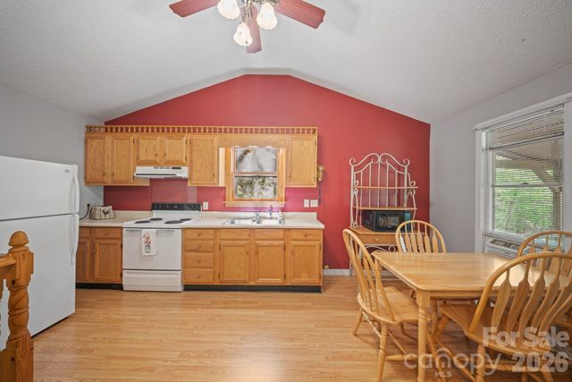 149 Greentree Lane, Canton, NC 28716
