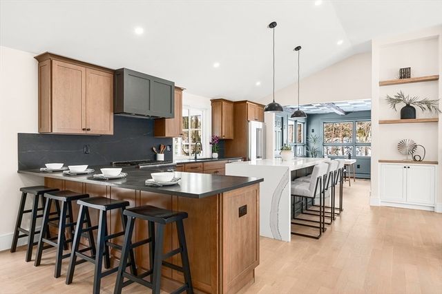 715 Summer Street, Lynnfield, MA 01940