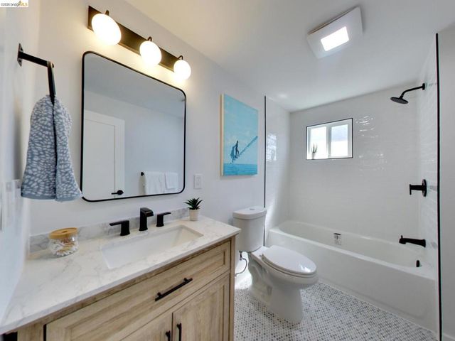 1047 48th street, Emeryville, CA 94608