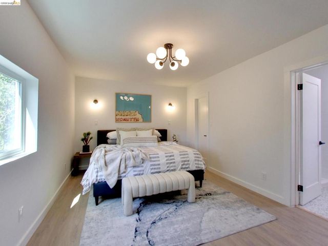 1047 48th street, Emeryville, CA 94608