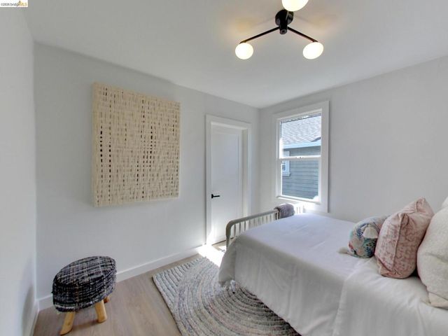 1047 48th street, Emeryville, CA 94608