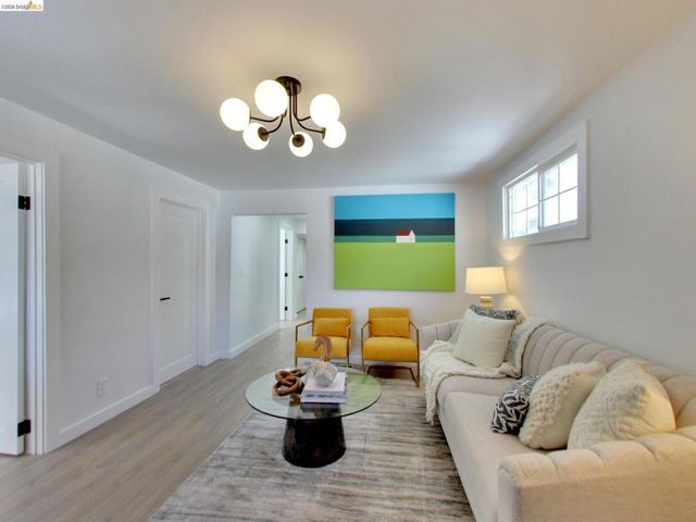 1047 48th street, Emeryville, CA 94608