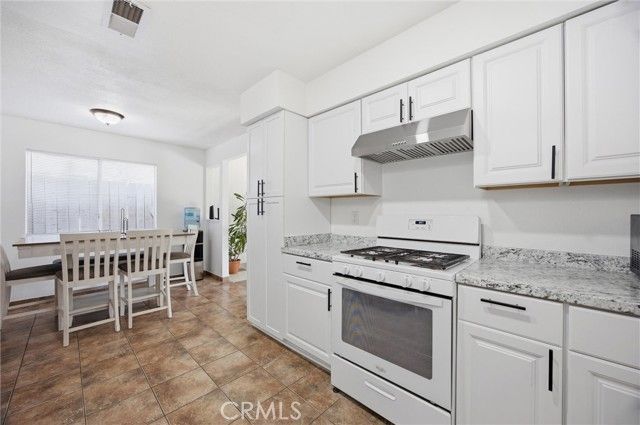 2213 Faith Avenue, Bakersfield, CA 93304