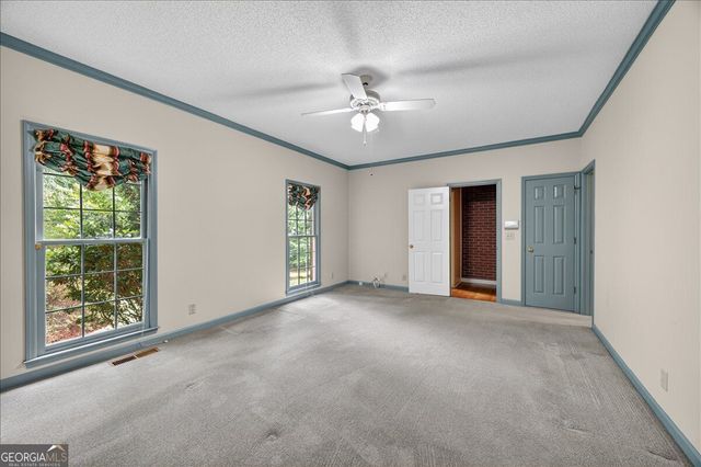 5784 Kentucky Downs Drive, Macon, GA 31210