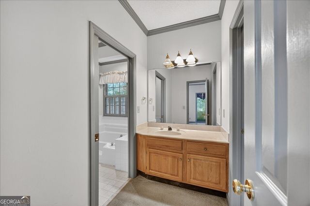 5784 Kentucky Downs Drive, Macon, GA 31210