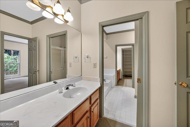 5784 Kentucky Downs Drive, Macon, GA 31210