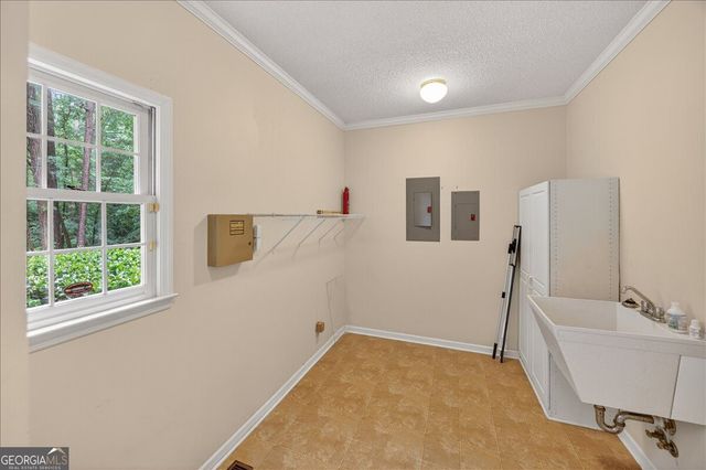 5784 Kentucky Downs Drive, Macon, GA 31210