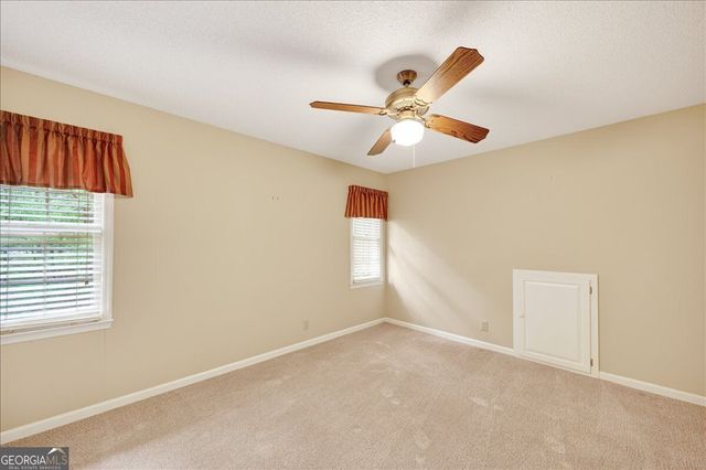 5784 Kentucky Downs Drive, Macon, GA 31210