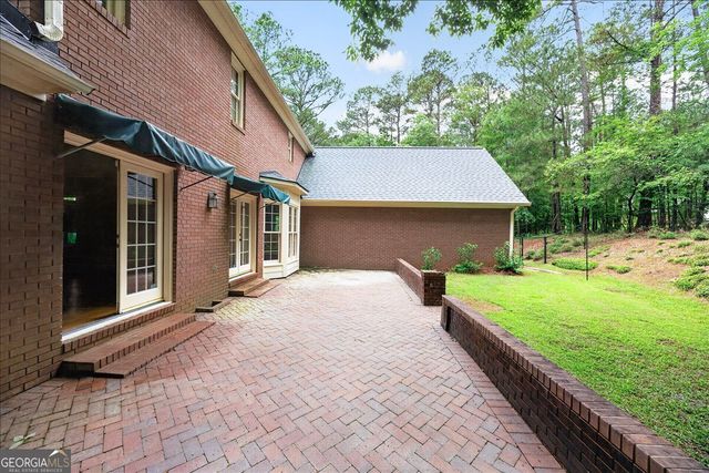 5784 Kentucky Downs Drive, Macon, GA 31210